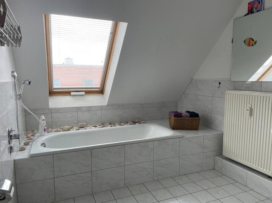 Ferienwohnung 105Qm-3-Raum, Zentral, Ruhig, Gemuetlich Leipzig Exterior foto
