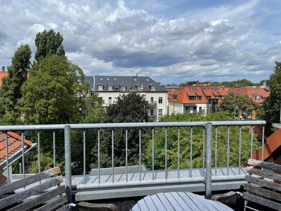 Ferienwohnung 105Qm-3-Raum, Zentral, Ruhig, Gemuetlich Leipzig Exterior foto